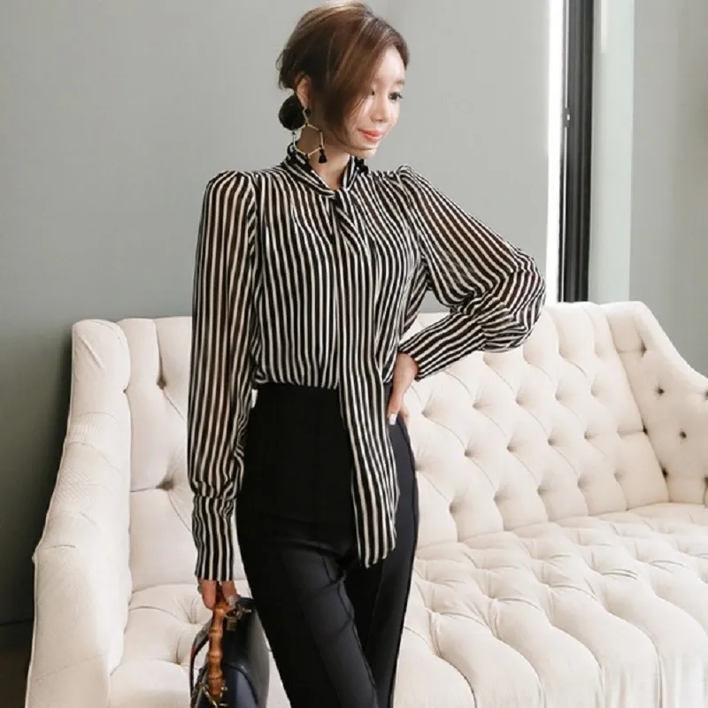 2018 AUTUMN OL Women's Set Tops with Pants Korean Elegant Office Suits 2 Pieces Set Black Striped Blouse +Pant Slim Casual Suits
2018 AUTUMN OL Women's Set Tops with Pants Korean Elegant Office Suits 2 Pieces Set Black Striped Blouse +Pant Slim Casual Suits
