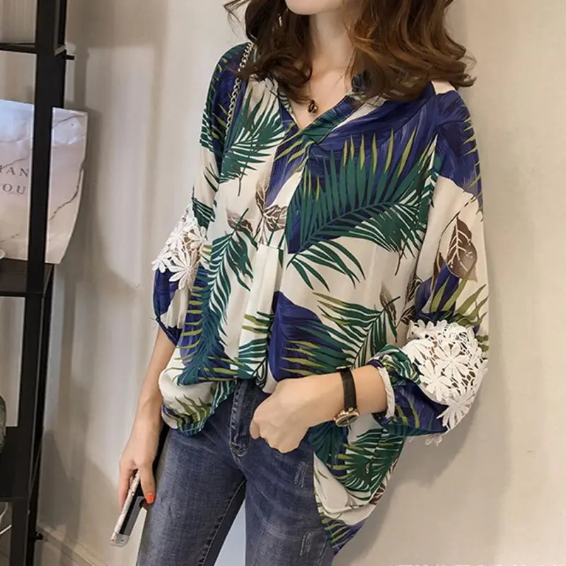 Women Vintage Floral V Neck Blouses Long Sleeve Loose Shirts Lace patchwork Casual Plus size Blusas Femininas European 4XL
Women Vintage Floral V Neck Blouses Long Sleeve Loose Shirts Lace patchwork Casual Plus size Blusas Femininas European 4XL
