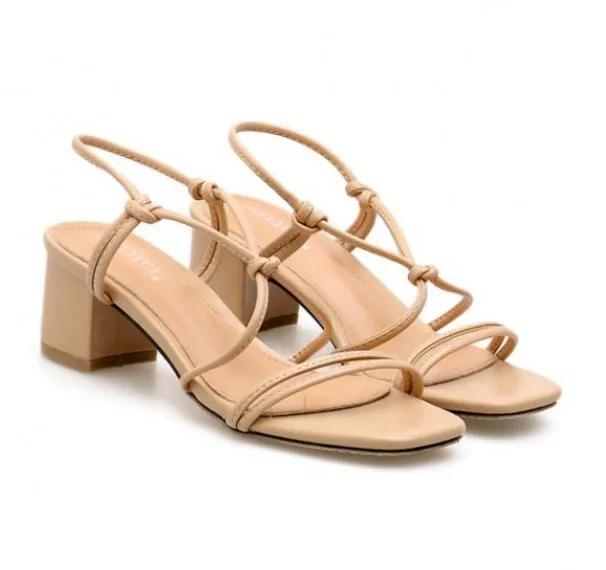 Roman shoes with women's sandals, wild open toe straps, Korean version 2019 students high-heeled thick with female summer red
Roman shoes with women's sandals, wild open toe straps, Korean version 2019 students high-heeled thick with female summer red
