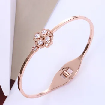 YUN RUO 2018 New Arrival Punk Luxury Swiveling Flower Bangle Rose Gold Color Women Birthday Gift Titanium Steel Jewelry Not Fade
YUN RUO 2018 New Arrival Punk Luxury Swiveling Flower Bangle Rose Gold Color Women Birthday Gift Titanium Steel Jewelry Not Fade