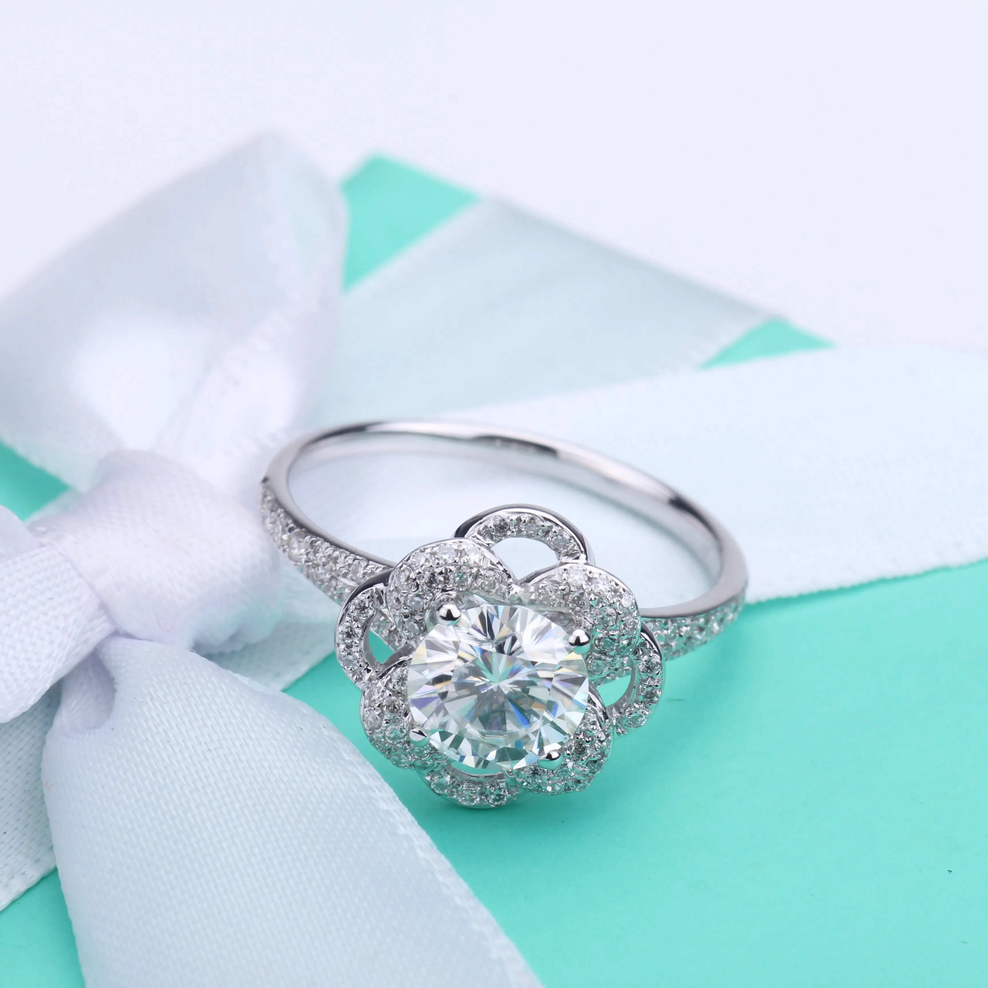 Real 14K White gold moissanite diamond Wedding Band Band Flower Ring Fashion Wedding Jewelry Female Engagement Ring
Real 14K White gold moissanite diamond Wedding Band Band Flower Ring Fashion Wedding Jewelry Female Engagement Ring