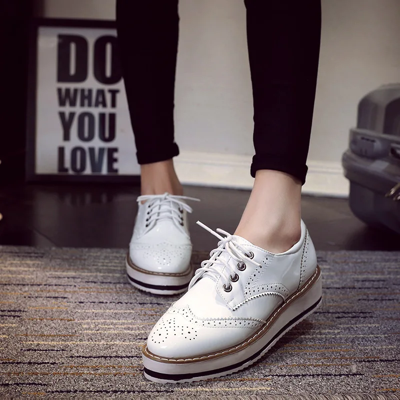 carved lace up bullock shoes women new muffins shoes 2018 spring autumn brand women shoes platform wedges derby shoes ladies
carved lace up bullock shoes women new muffins shoes 2018 spring autumn brand women shoes platform wedges derby shoes ladies