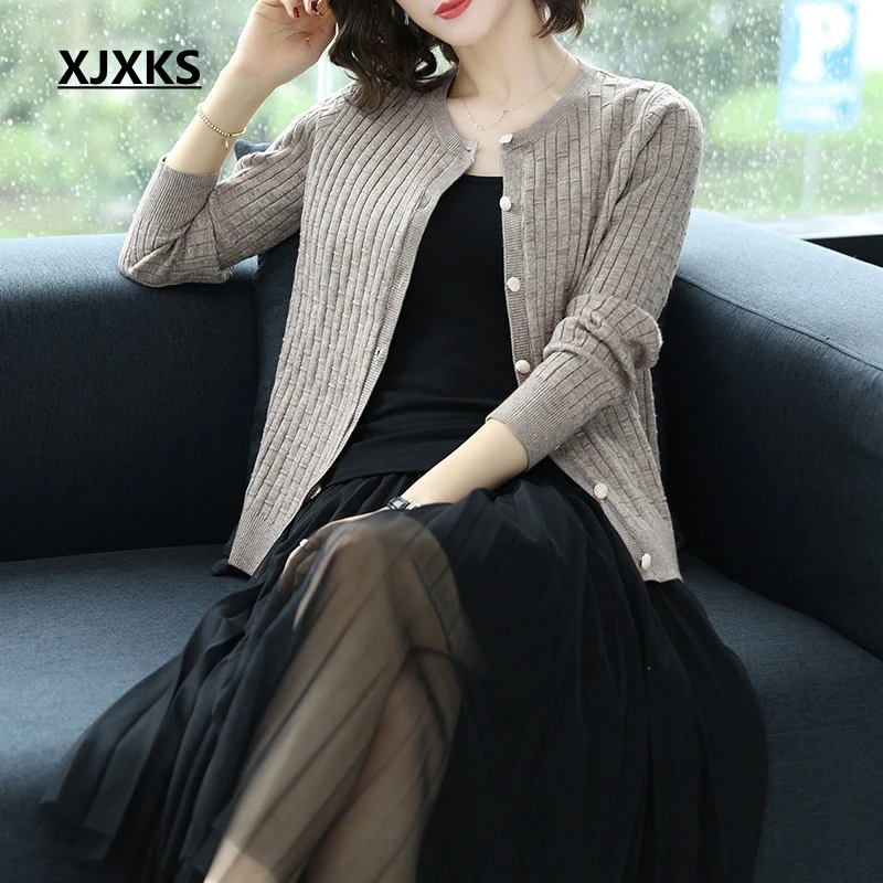 XJXKS Autumn wool knitted clothes casual women cardigan sweater streetwear single breasted woman cardigans long sleeve jumper
XJXKS Autumn wool knitted clothes casual women cardigan sweater streetwear single breasted woman cardigans long sleeve jumper