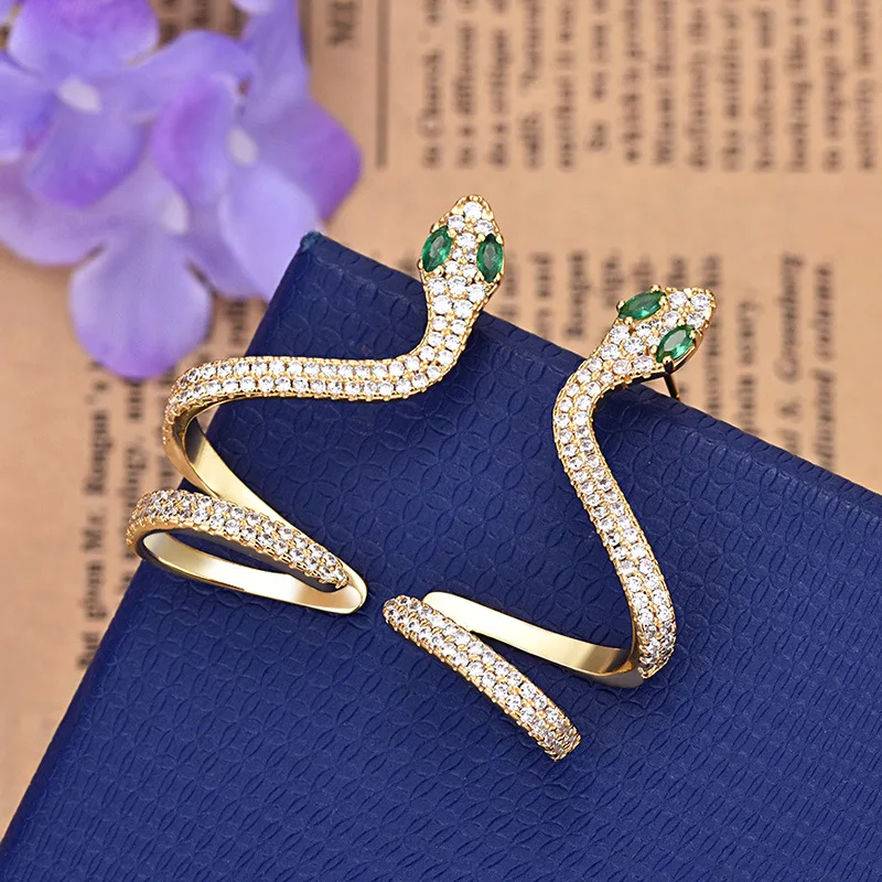 Vintage Zircon Clip Earrings SINGLE Puk Party Gold Color Earrings For Women Pendientes Brincos 2019 ZK40
Vintage Zircon Clip Earrings SINGLE Puk Party Gold Color Earrings For Women Pendientes Brincos 2019 ZK40