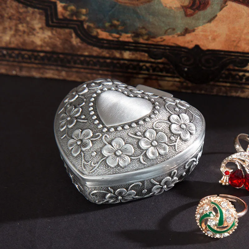 Vintage Heart Shape Trinket Boxes Silver Metal Jewelry Storage Case Wedding Ring Home Table Decors Xmas Gift Vintage Home Decor
Vintage Heart Shape Trinket Boxes Silver Metal Jewelry Storage Case Wedding Ring Home Table Decors Xmas Gift Vintage Home Decor