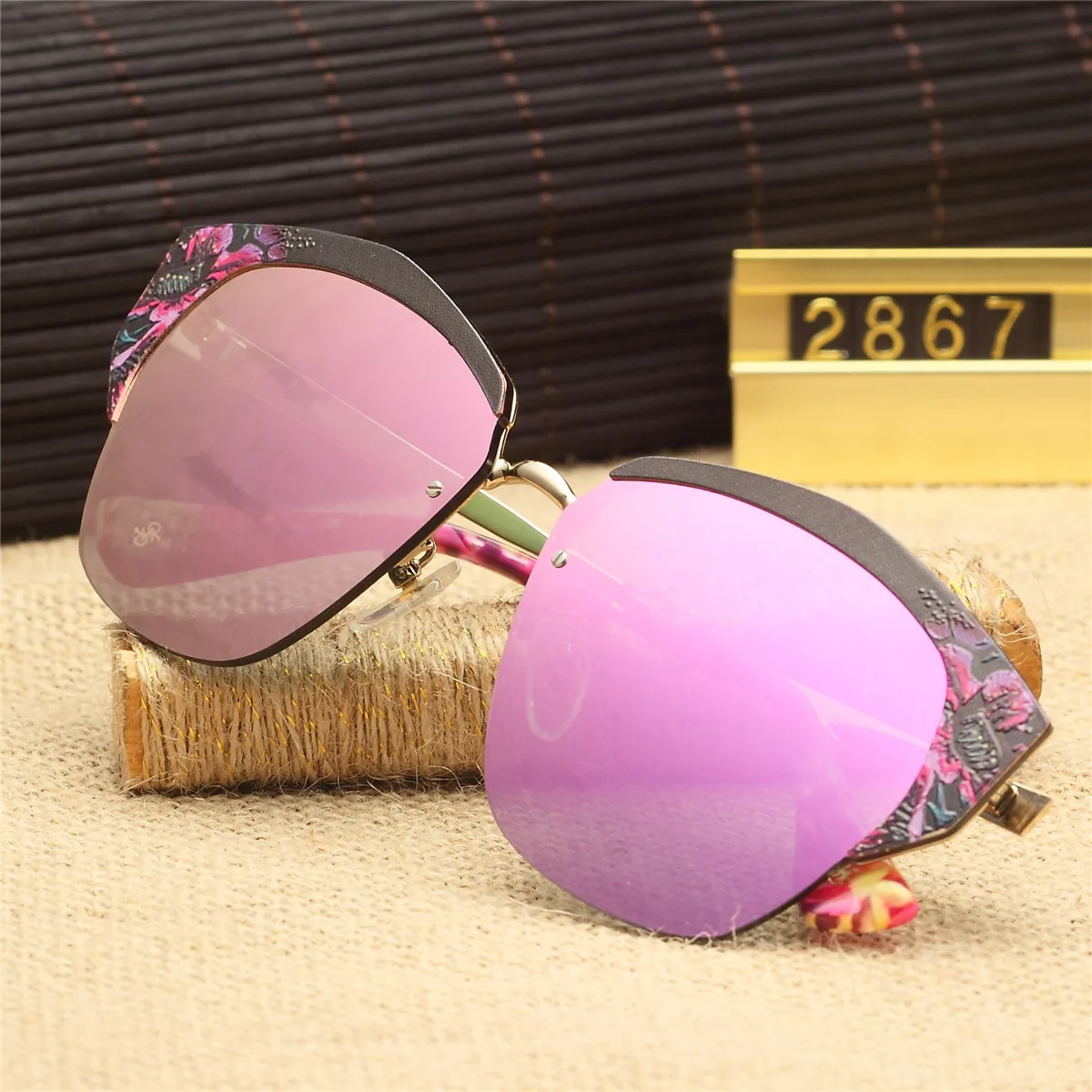 NEW Luxury Nylon Lens Designer Sunglasses Women Mirror Violet Pink Shades Sun Glasses Sunglases
NEW Luxury Nylon Lens Designer Sunglasses Women Mirror Violet Pink Shades Sun Glasses Sunglases