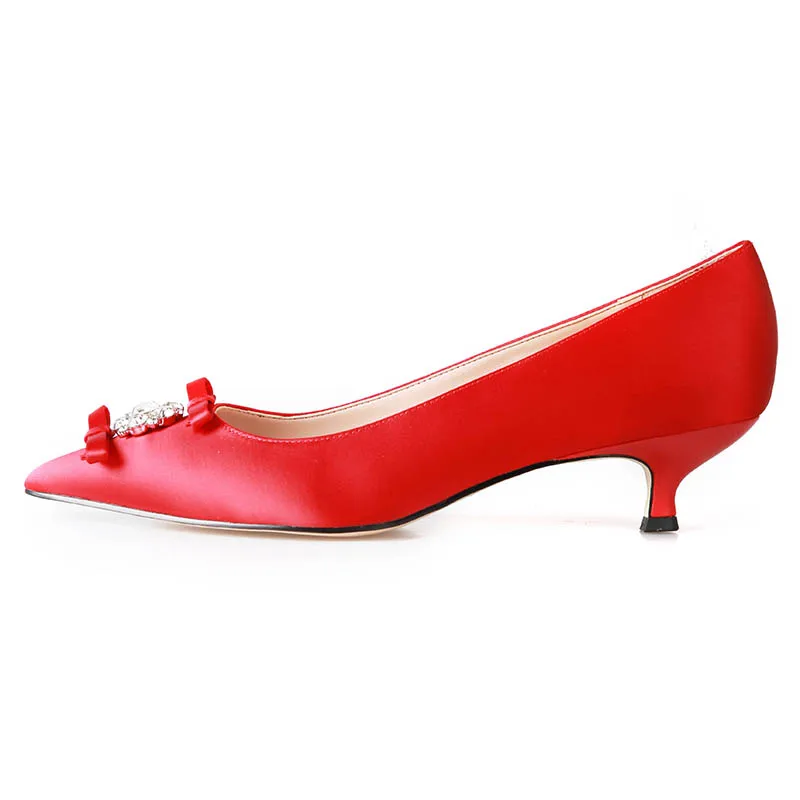 Europe and America sexy elegant banquet female high heel pointed shoes satin pearl rhinestone single shoes women clothing
Europe and America sexy elegant banquet female high heel pointed shoes satin pearl rhinestone single shoes women clothing