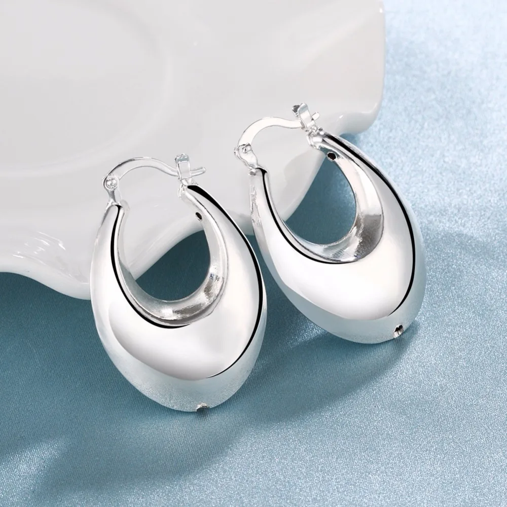 Silver 925 Jewelry smooth egg shape Earring Thick Casual Simple Round Small Silver Plated Hoop Earring For Women Free Shipping
Silver 925 Jewelry smooth egg shape Earring Thick Casual Simple Round Small Silver Plated Hoop Earring For Women Free Shipping