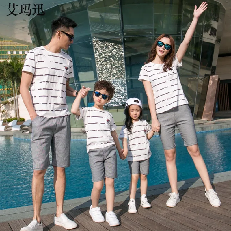 stripe whiteT-shirt Shorts Family Matching Clothes for Mother Daughter Girl Matches Father Son Clothes family costumes 2019
stripe whiteT-shirt Shorts Family Matching Clothes for Mother Daughter Girl Matches Father Son Clothes family costumes 2019