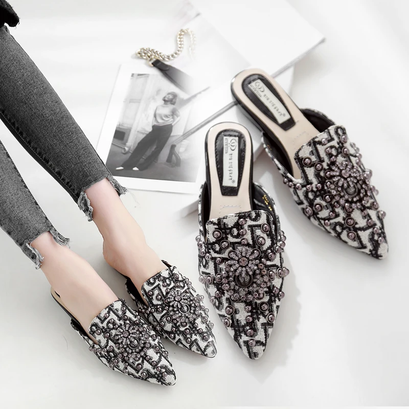 Fashion Women Slippers Pointed Toe Crystal Design Slip On Retro Style Summer Casual Slides Mule Shoes For Ladies Beach Shoes
Fashion Women Slippers Pointed Toe Crystal Design Slip On Retro Style Summer Casual Slides Mule Shoes For Ladies Beach Shoes