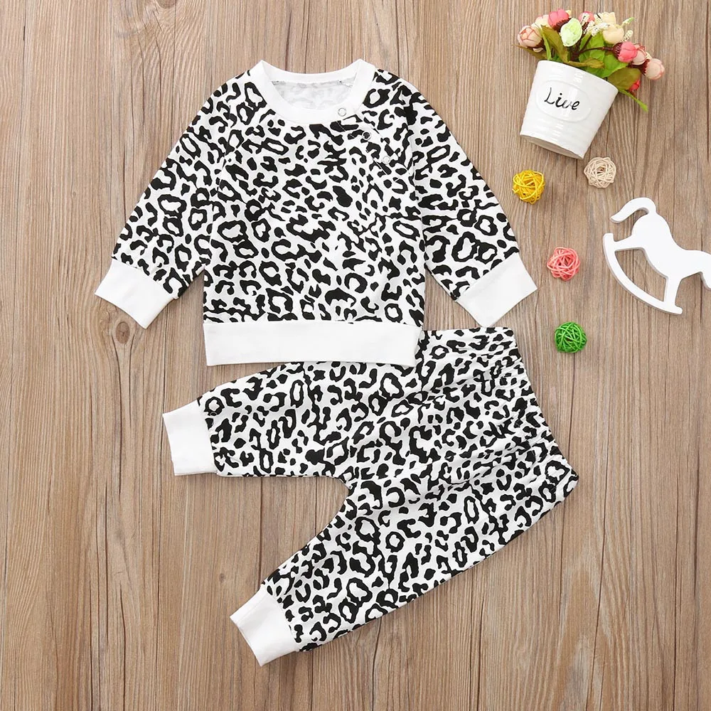 2018 Autumn Baby Boy Leapord Print Clothing Set Fashion Cotton Long-sleeved Letter T-shirt+Pants Newborn Baby Girl Set 827
2018 Autumn Baby Boy Leapord Print Clothing Set Fashion Cotton Long-sleeved Letter T-shirt+Pants Newborn Baby Girl Set 827