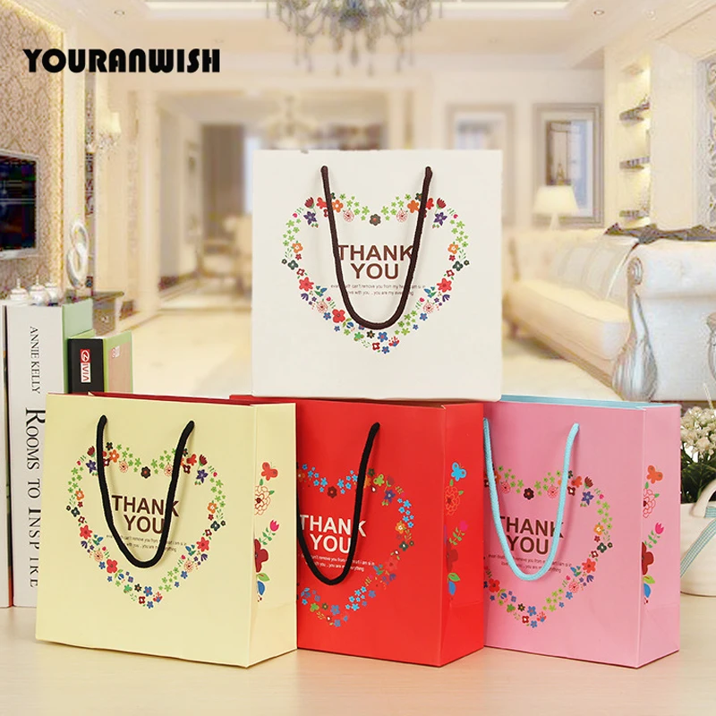 12pcs/lot Wedding Small Gift Bags And Boxes Package With Handles Romantic Gift Box Wedding Favors And Gifts Bag Party Supplies
12pcs/lot Wedding Small Gift Bags And Boxes Package With Handles Romantic Gift Box Wedding Favors And Gifts Bag Party Supplies