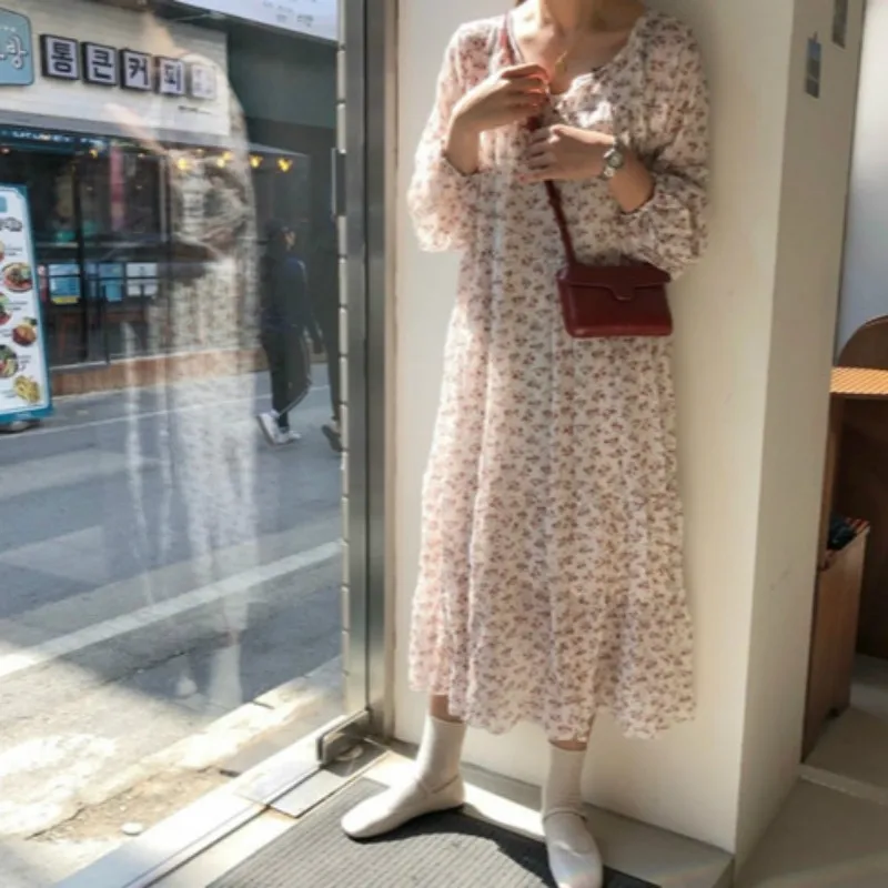 Women Spring Long Floral Chiffon Dress V-neck Long Sleeve Straight Vestidos Loose Plus Size Robe Femme Sweet Sukienki
Women Spring Long Floral Chiffon Dress V-neck Long Sleeve Straight Vestidos Loose Plus Size Robe Femme Sweet Sukienki