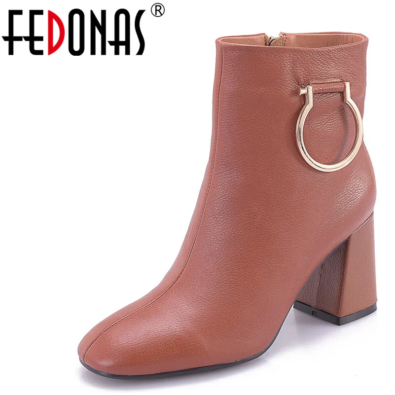 FEDONAS New Autumn Winter Ankle Boots Square Heeled Short Ladies Genuine Leather Shoes Woman Brand Metal Decoration Office Pumps
FEDONAS New Autumn Winter Ankle Boots Square Heeled Short Ladies Genuine Leather Shoes Woman Brand Metal Decoration Office Pumps