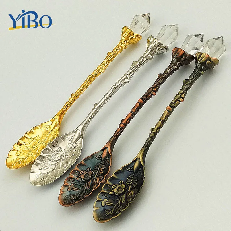 1PC Retro Royal Style Coffee Spoon Plated Zinc Alloy Metal Carved Coffee Tea Mini Ice Cream Scoop Decorative Kitchen Dinner Set
1PC Retro Royal Style Coffee Spoon Plated Zinc Alloy Metal Carved Coffee Tea Mini Ice Cream Scoop Decorative Kitchen Dinner Set