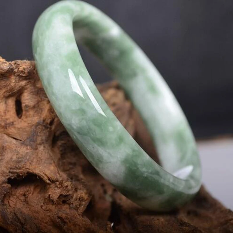 Beautiful Emerald Natural Jade Bangle 56mm-60mm A Grade Green Jade Bangles for Women Jewelry Gift Scarf
Beautiful Emerald Natural Jade Bangle 56mm-60mm A Grade Green Jade Bangles for Women Jewelry Gift Scarf