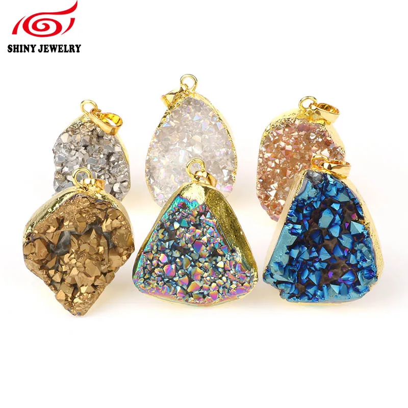 Raw Crystal Quartz Druzy Pendant Gold Electroplated Irregular Druzy Geode Stone Pendant Bead for DIY Jewelry Necklace Making 
Raw Crystal Quartz Druzy Pendant Gold Electroplated Irregular Druzy Geode Stone Pendant Bead for DIY Jewelry Necklace Making