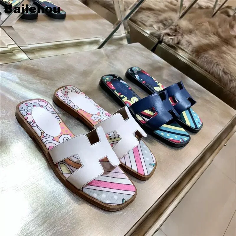 Bailehou Brand Print Women Slippers Flat Dress Shoes Beach Runway Summer Gladiator Sandals Fashion Slides Colorful Heel Slippers
Bailehou Brand Print Women Slippers Flat Dress Shoes Beach Runway Summer Gladiator Sandals Fashion Slides Colorful Heel Slippers