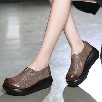 Women Wedge Shoes Leather 6 CM High Heels Embroidery Gray Pumps Ladies Set Foot Lazy Shoes Handmade Women Leather Pumps 2019
Women Wedge Shoes Leather 6 CM High Heels Embroidery Gray Pumps Ladies Set Foot Lazy Shoes Handmade Women Leather Pumps 2019