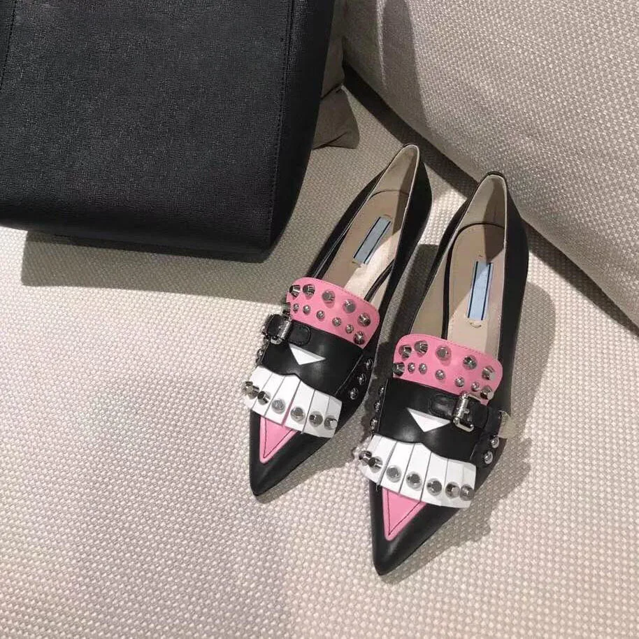 Fashion Rivet Pumps Summer Autumn Shoes Woman Hot Genuine Leather туфли женские Chic Contrast Color Design Mid Heels Slippers
Fashion Rivet Pumps Summer Autumn Shoes Woman Hot Genuine Leather туфли женские Chic Contrast Color Design Mid Heels Slippers