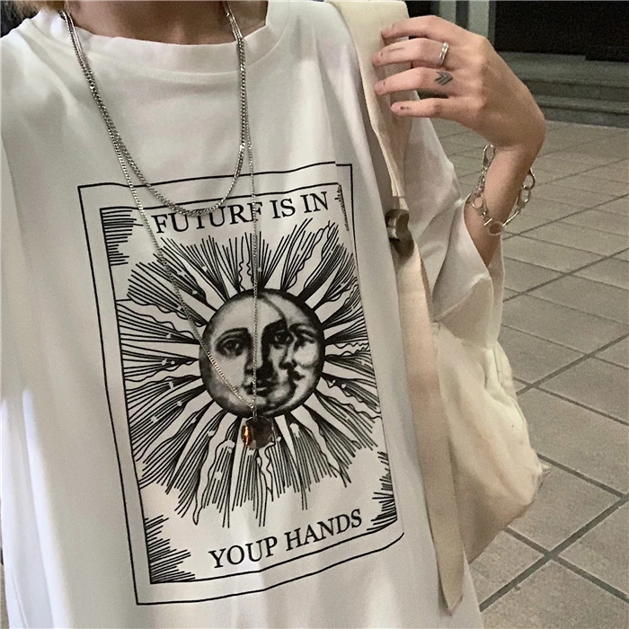 Sun Letter Printed T-shirts Women Harajuku Retro Short Sleeve Loose Top Tees New Summer Fashion Streetwear Casual T-shirt Unisex
Sun Letter Printed T-shirts Women Harajuku Retro Short Sleeve Loose Top Tees New Summer Fashion Streetwear Casual T-shirt Unisex