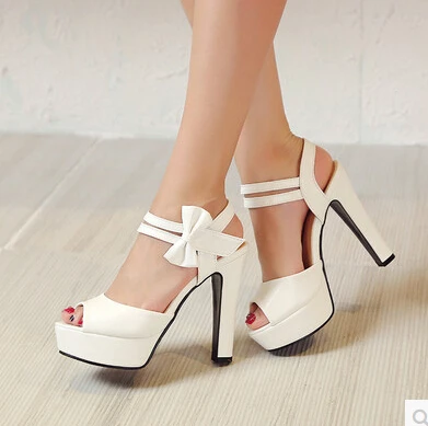Sandals female summer 2017 new high-heeled fish mouth shoes bow sexy rough with casual shoes waterproof platform Rome
Sandals female summer 2017 new high-heeled fish mouth shoes bow sexy rough with casual shoes waterproof platform Rome