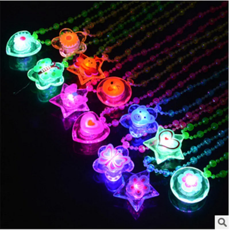 1 Pcs New Children's Toys Emitting LED Flash Pendant Necklace Toys Random Style Funny Toys for Party Gifts Boy Girls
1 Pcs New Children's Toys Emitting LED Flash Pendant Necklace Toys Random Style Funny Toys for Party Gifts Boy Girls