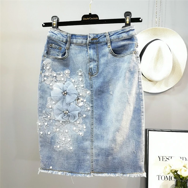 High quality 2019 New Fashion Summer Pearl Beading Denim Skirt Hole Embroidery 3D Flower High Waist A-line tassel Jeans Skirt
High quality 2019 New Fashion Summer Pearl Beading Denim Skirt Hole Embroidery 3D Flower High Waist A-line tassel Jeans Skirt