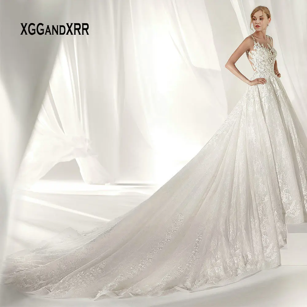 Luxury Ball Gown Lace Wedding Dress 2019 Long Train Romantic Chapel Train Elegant Illusion Back Long Bride Dress with Buttons
Luxury Ball Gown Lace Wedding Dress 2019 Long Train Romantic Chapel Train Elegant Illusion Back Long Bride Dress with Buttons