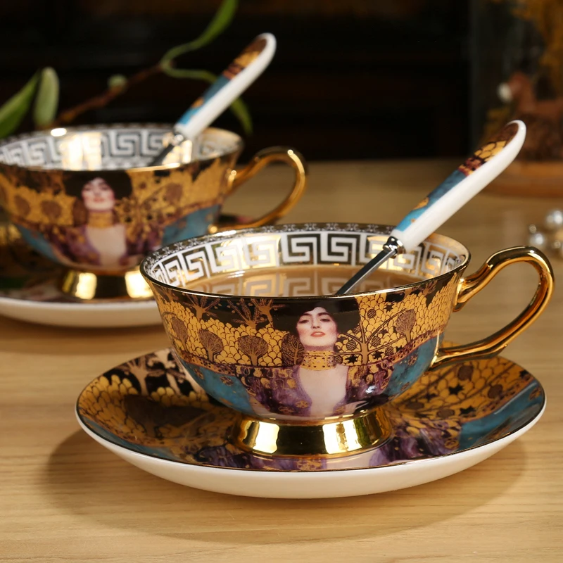 Nordic Luxurious Fashion Palace Bone Porcelain Coffee Cup and Saucers Home Party Tea Cup Oil Painting tea cup set Coffee Cup
Nordic Luxurious Fashion Palace Bone Porcelain Coffee Cup and Saucers Home Party Tea Cup Oil Painting tea cup set Coffee Cup