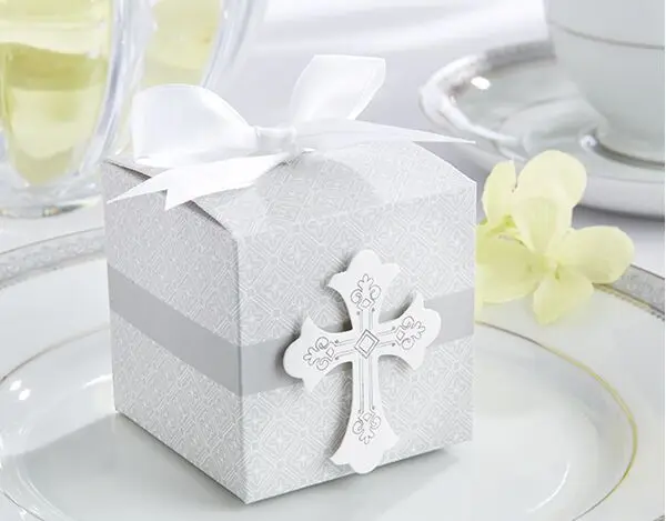 Free Shipping Creative silver Cross Square Wedding Favor Boxes Wedding Candy Box Wedding Favors And Gifts
Free Shipping Creative silver Cross Square Wedding Favor Boxes Wedding Candy Box Wedding Favors And Gifts