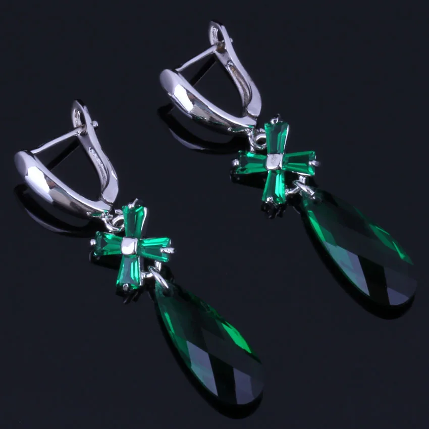 Clean Long Water Drop Green Cubic Zirconia Silver Plated Drop Dangle Earrings V1012
Clean Long Water Drop Green Cubic Zirconia Silver Plated Drop Dangle Earrings V1012