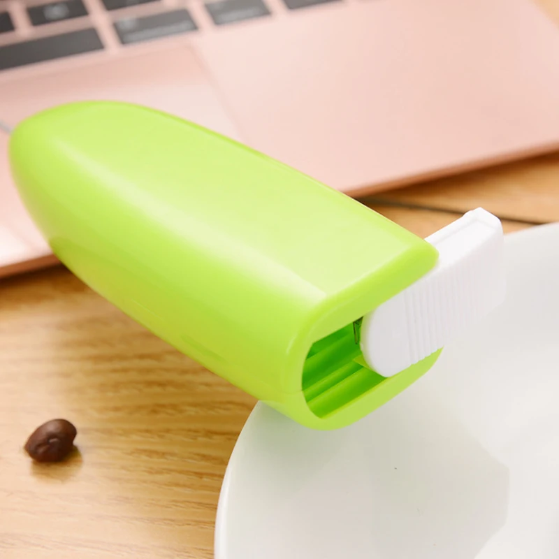 Egg Beaters Foam Mini Mixer Tea Egg Agitator Stand Under The Stick Electric Handheld Milk Blenders Hand-held Coffee Stiring
Egg Beaters Foam Mini Mixer Tea Egg Agitator Stand Under The Stick Electric Handheld Milk Blenders Hand-held Coffee Stiring