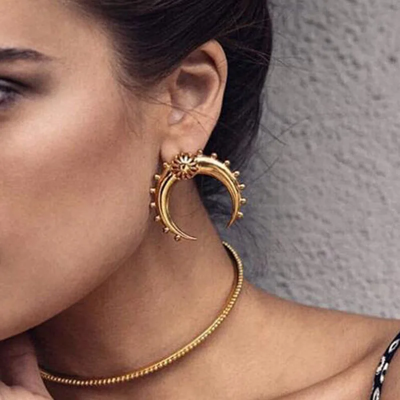 GIVVLLRY Vintage New Moon Stud Earrings for Women Baroque Gypsy Style Gold Silver Color Bull Horn Crescent Stud Earrings Jewelry
GIVVLLRY Vintage New Moon Stud Earrings for Women Baroque Gypsy Style Gold Silver Color Bull Horn Crescent Stud Earrings Jewelry