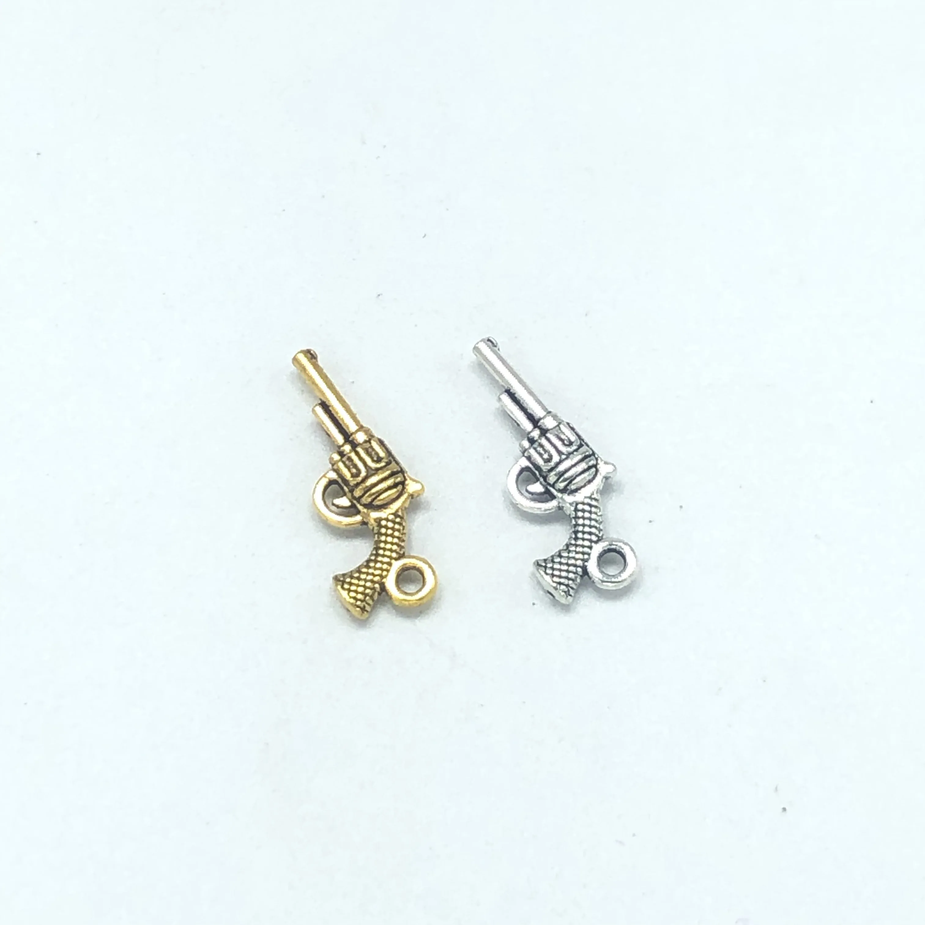 30pcs 9*20mm popular Turkish revolver small pendant DIY handmade bracelet Necklace Jewelry connection accessories
30pcs 9*20mm popular Turkish revolver small pendant DIY handmade bracelet Necklace Jewelry connection accessories