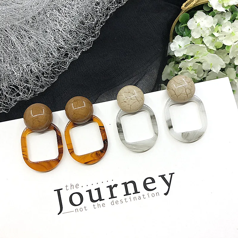 Geometric acrylic acrylic hollowed out new stitching quality Kong Feng ear stud earthen hollow Pierced stud Earrings
Geometric acrylic acrylic hollowed out new stitching quality Kong Feng ear stud earthen hollow Pierced stud Earrings