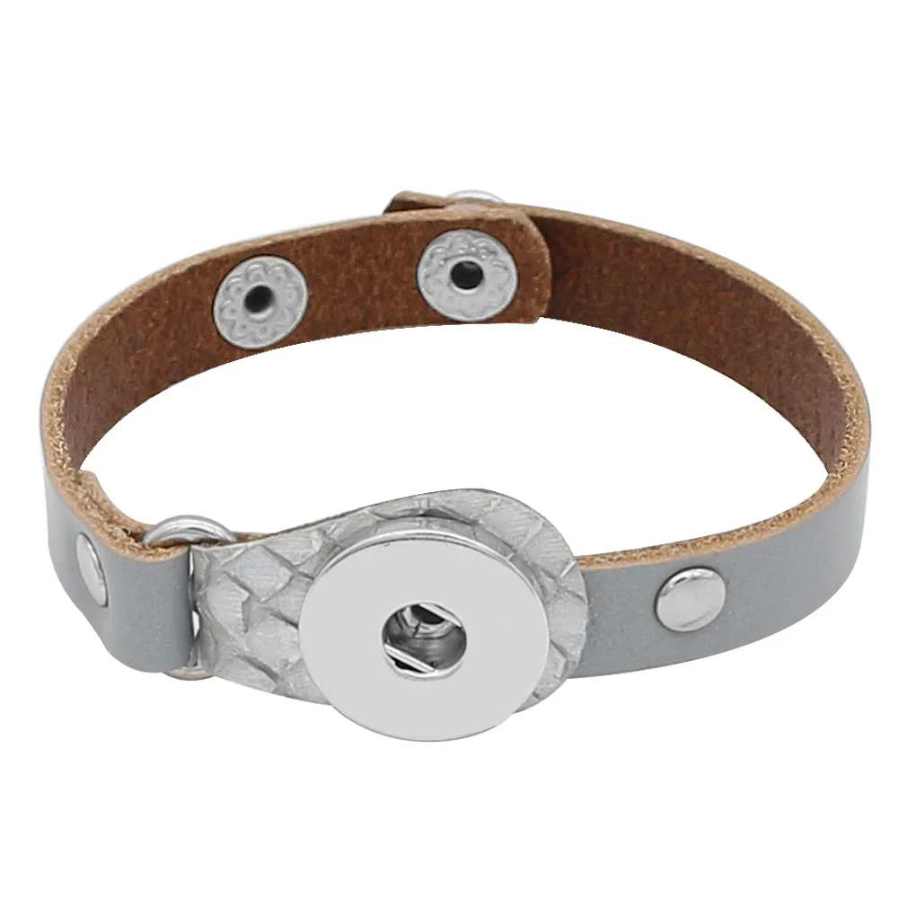 Gra'y Leather Bracelets For Women Bracelets & Bangles 18mm 20mm Snap buttons Charm Boho Wrap Bracelets for women Femme Jewelry
Gra'y Leather Bracelets For Women Bracelets & Bangles 18mm 20mm Snap buttons Charm Boho Wrap Bracelets for women Femme Jewelry