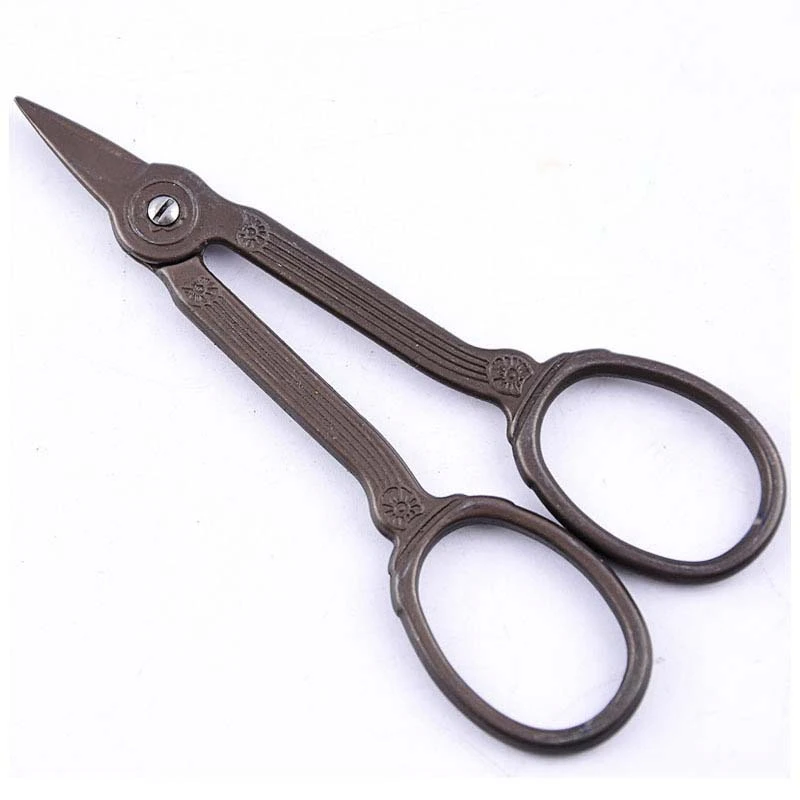 Zakka Vintage Bronze Titanium Scissor Short Cutter Stitch Scissors Handicrafts Household Tools for Needlework 10cm CP0381
Zakka Vintage Bronze Titanium Scissor Short Cutter Stitch Scissors Handicrafts Household Tools for Needlework 10cm CP0381