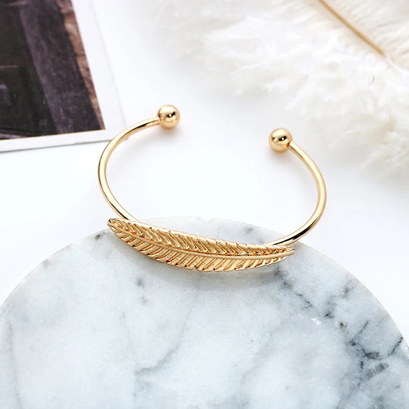 2019 Trendy Tree Leaves Bracelet Female Gold Silver Metal Feather Leaf Bangles Bracelets For Women Opening Bangle Jewelry
2019 Trendy Tree Leaves Bracelet Female Gold Silver Metal Feather Leaf Bangles Bracelets For Women Opening Bangle Jewelry
