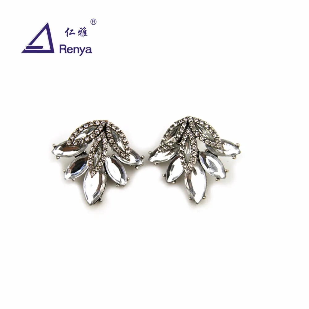 Renya Classic Big Crystal Stone Setting Vintage Aulic Stud Earrings Shiny Jewelry For Party Wedding For Women
Renya Classic Big Crystal Stone Setting Vintage Aulic Stud Earrings Shiny Jewelry For Party Wedding For Women
