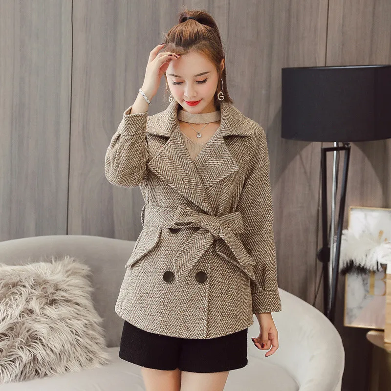 2019 New Plaid Blazers Female jacket Plaid Woolen Coat Female fashion double-breasted Wool Coat Lazer belt women Outerwear YH369
2019 New Plaid Blazers Female jacket Plaid Woolen Coat Female fashion double-breasted Wool Coat Lazer belt women Outerwear YH369