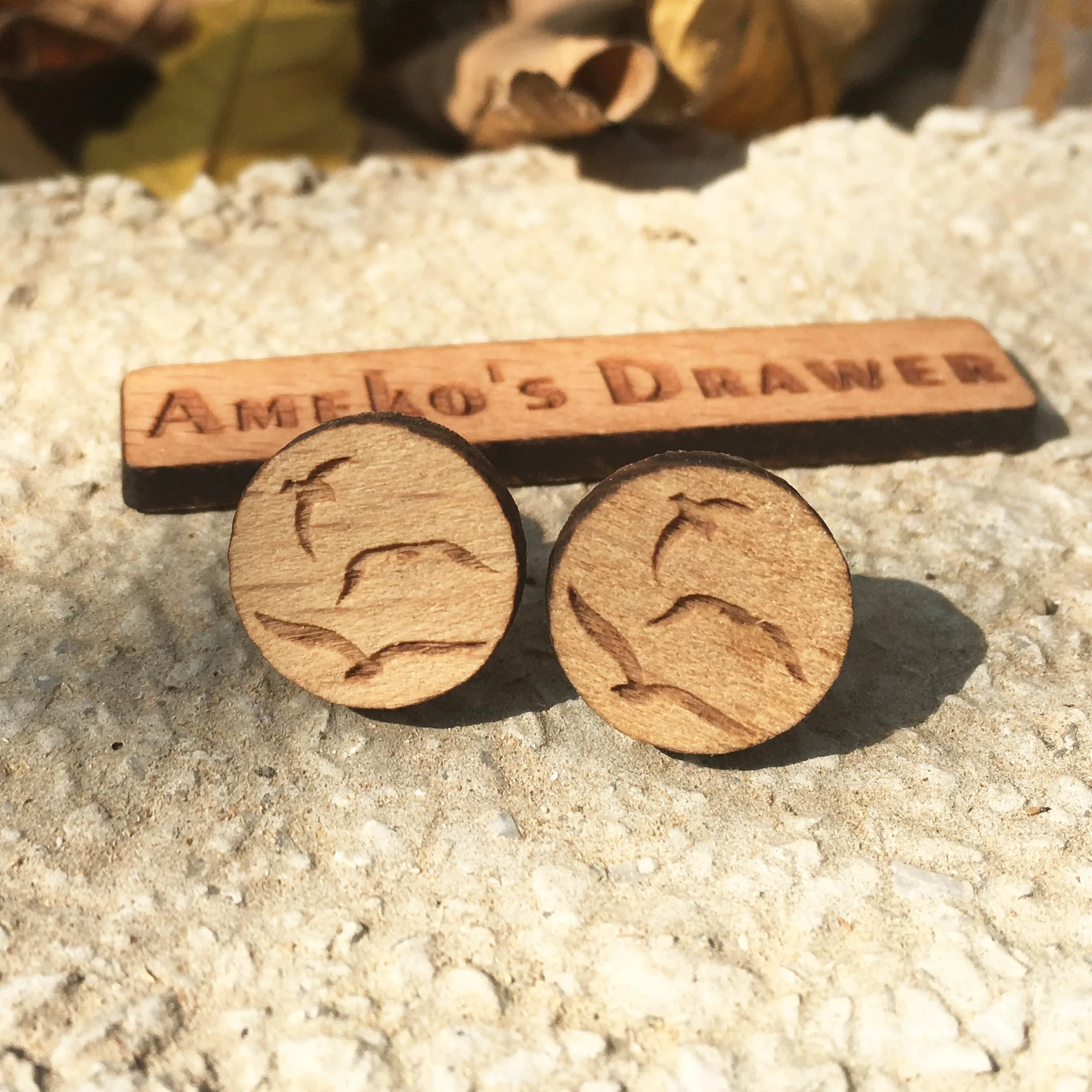 Natural Animal Laser Engraved Round Earrings Sea Gull Stud Swallow Wooden Earring X 1 Pair
Natural Animal Laser Engraved Round Earrings Sea Gull Stud Swallow Wooden Earring X 1 Pair