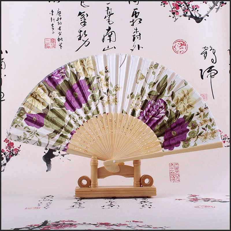 Japanese Flowers Silk Hand Fan Beautiful Retro Landscape Fan Surface Folding Bamboo Fan Wedding Xmas Party Favors Gifts to Guest
Japanese Flowers Silk Hand Fan Beautiful Retro Landscape Fan Surface Folding Bamboo Fan Wedding Xmas Party Favors Gifts to Guest
