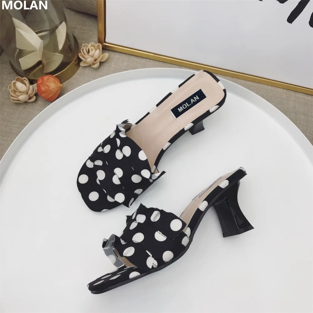 MOLAN Brand Desingers 2019 Summer Fashion Polka Dot Flocked Shoes Woman High Heels Lady Pumps Slip On Loafers Mules Flip Flops
MOLAN Brand Desingers 2019 Summer Fashion Polka Dot Flocked Shoes Woman High Heels Lady Pumps Slip On Loafers Mules Flip Flops