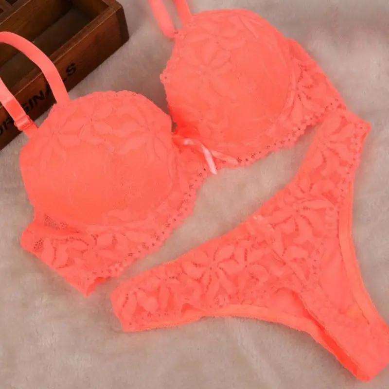 Sexy Underwear Three - Point Pants Female Sexy Lingerie Temptation Lace Thong Suits Embroidery Women Bra Plus Size Set
Sexy Underwear Three - Point Pants Female Sexy Lingerie Temptation Lace Thong Suits Embroidery Women Bra Plus Size Set