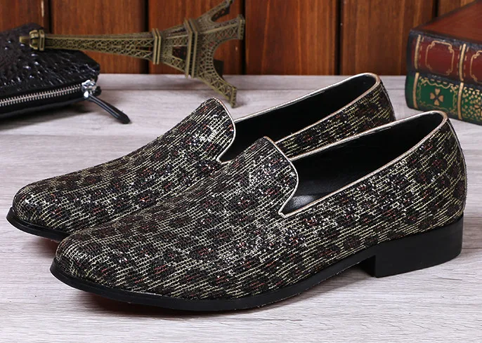 2018 new fashion men leather flat shoes male spring autumn round toes loafers youth solid single shoes free shipping
2018 new fashion men leather flat shoes male spring autumn round toes loafers youth solid single shoes free shipping