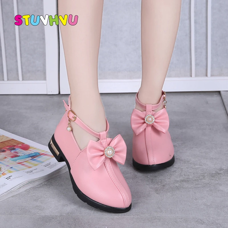 Children's Leather Shoes Girls Princess Shoes Spring and Autumn New Fashion Bow Kids High-heeled Soft Bottom Black Student Shoes
Children's Leather Shoes Girls Princess Shoes Spring and Autumn New Fashion Bow Kids High-heeled Soft Bottom Black Student Shoes