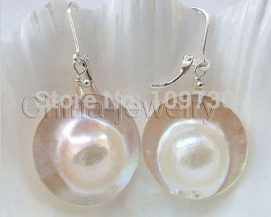 ry00357 Beautiful AAA white blister Mabe pearl earring - 925 silver hook (A0425)
ry00357 Beautiful AAA white blister Mabe pearl earring - 925 silver hook (A0425)