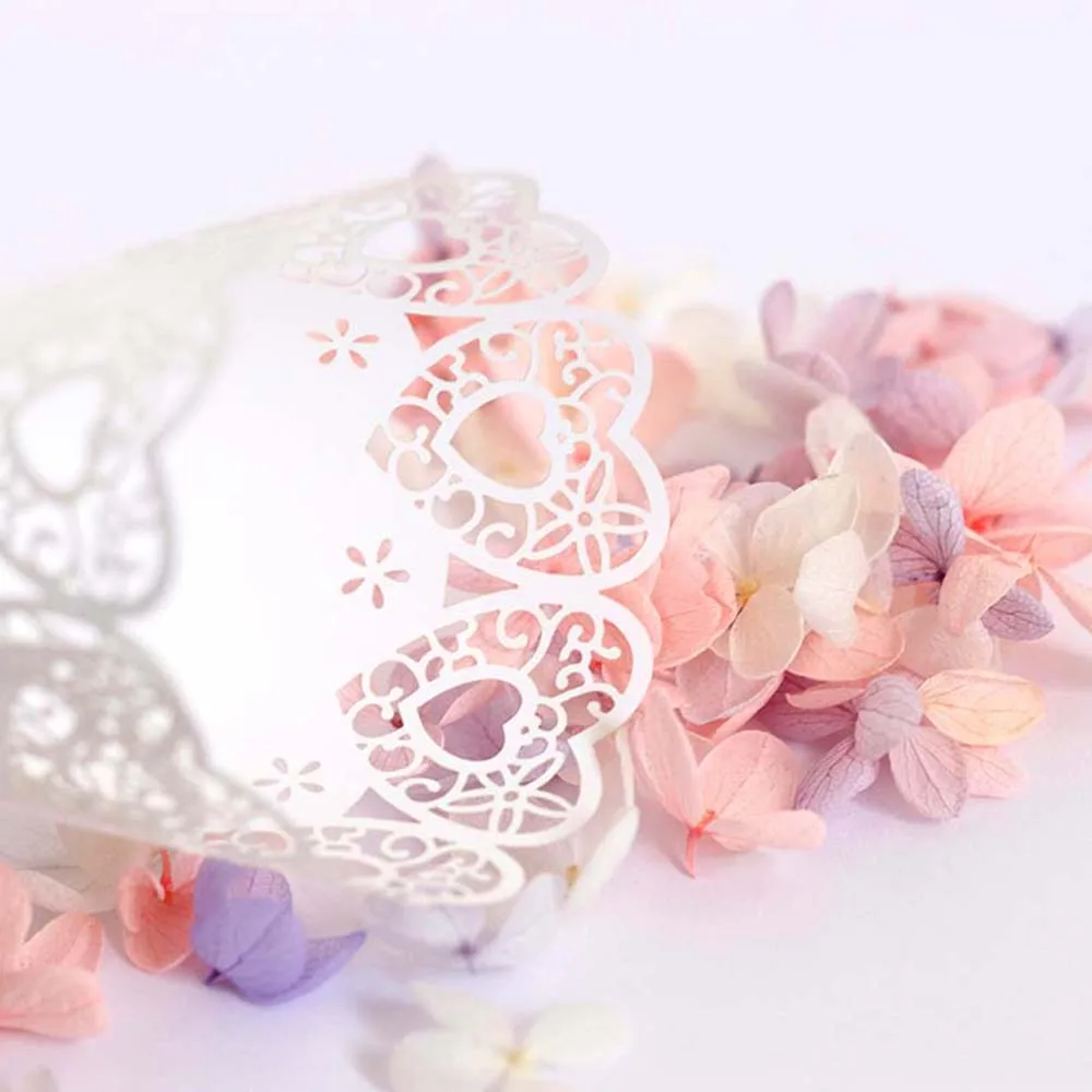 50pcs New Wedding Confetti Cones Petal Candy Holder Party Favors Lace Paper Cones Crafts For Wedding Supplies cake decoration
50pcs New Wedding Confetti Cones Petal Candy Holder Party Favors Lace Paper Cones Crafts For Wedding Supplies cake decoration
