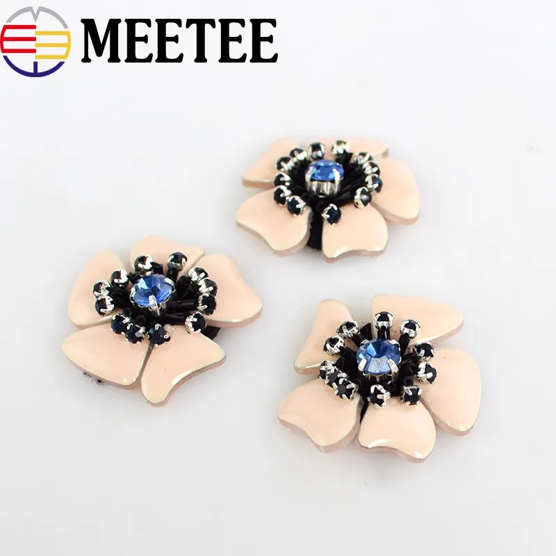 4Pcs 3D Beaded Rhinestone Patches Autumn Winter Decorations Coat Sweater Skirt Cloth Patch DIY Sewing Accessories
4Pcs 3D Beaded Rhinestone Patches Autumn Winter Decorations Coat Sweater Skirt Cloth Patch DIY Sewing Accessories
